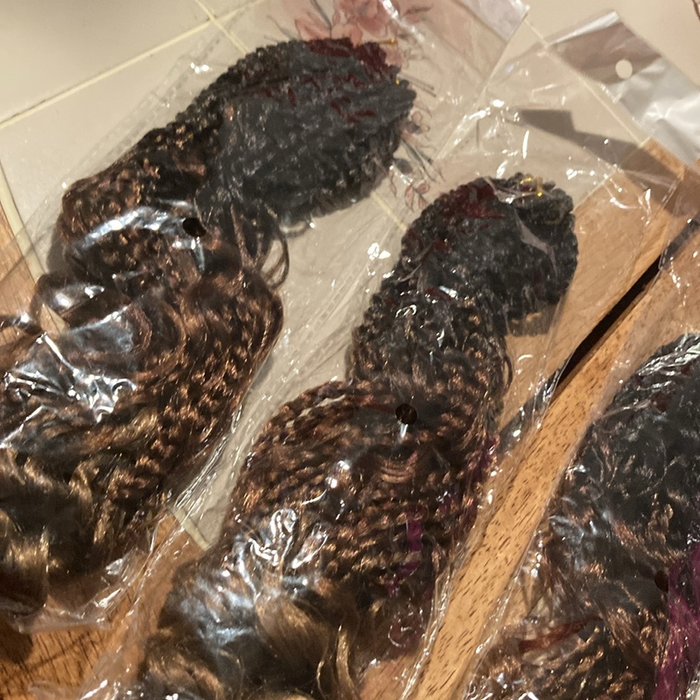 Braiding hair - Picture 9 of 17
